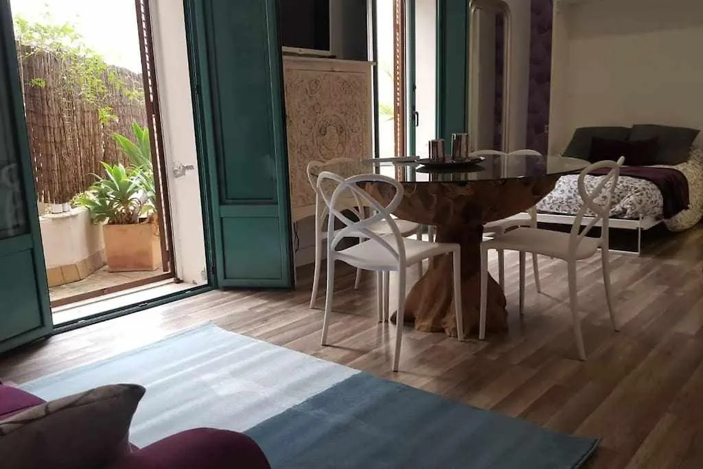 Comfy Away - Exclusivo Apartamento Casco Antiguo Con Terraza Seville 0*,  Spain