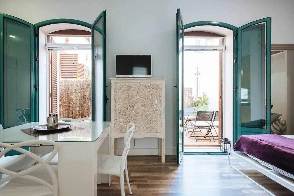 Comfy Away - Exclusivo Apartamento Casco Antiguo Con Terraza Sevilla 0*,  Španělsko
